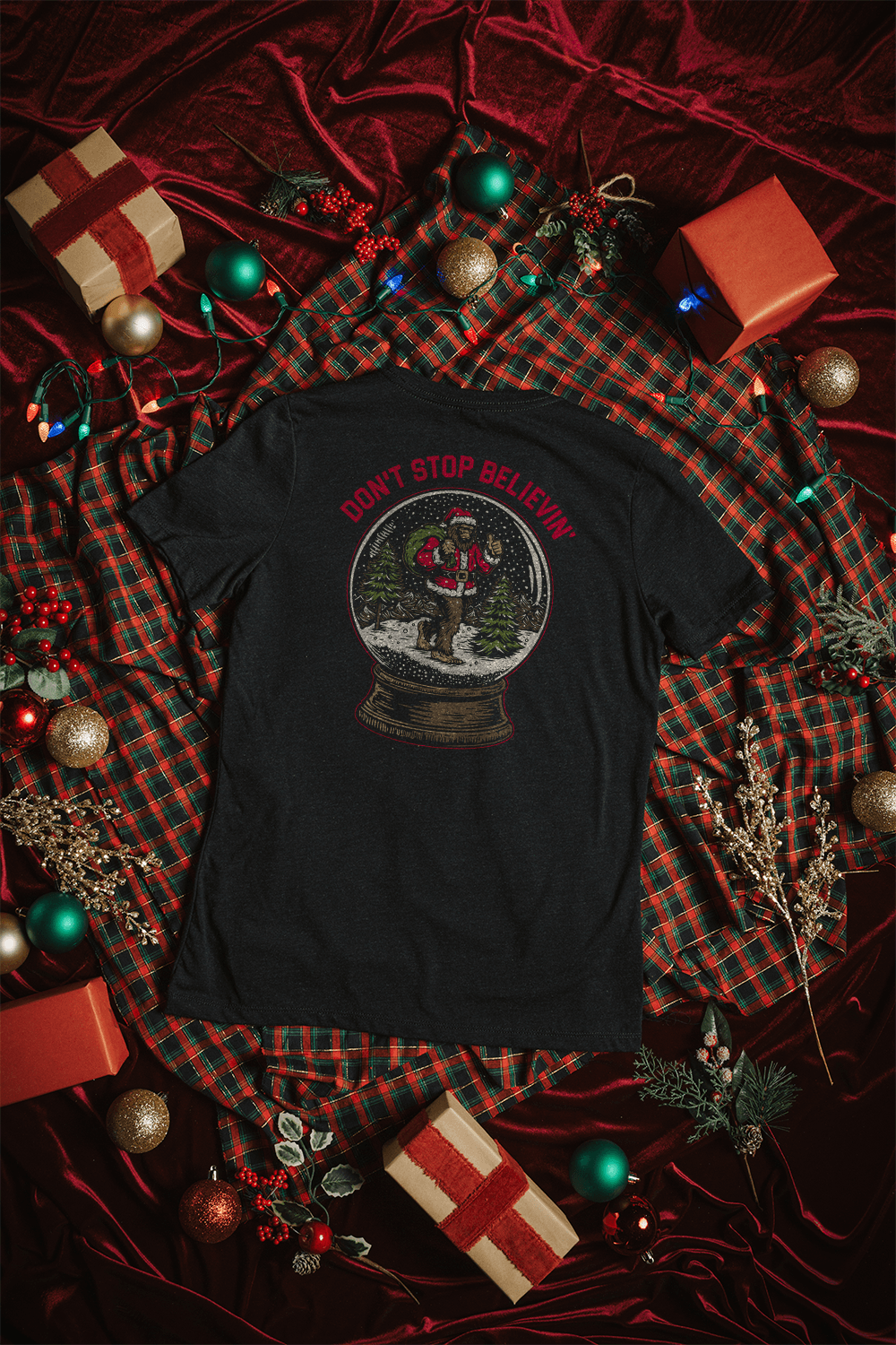 Santa Squatch - Women's T-Shirt