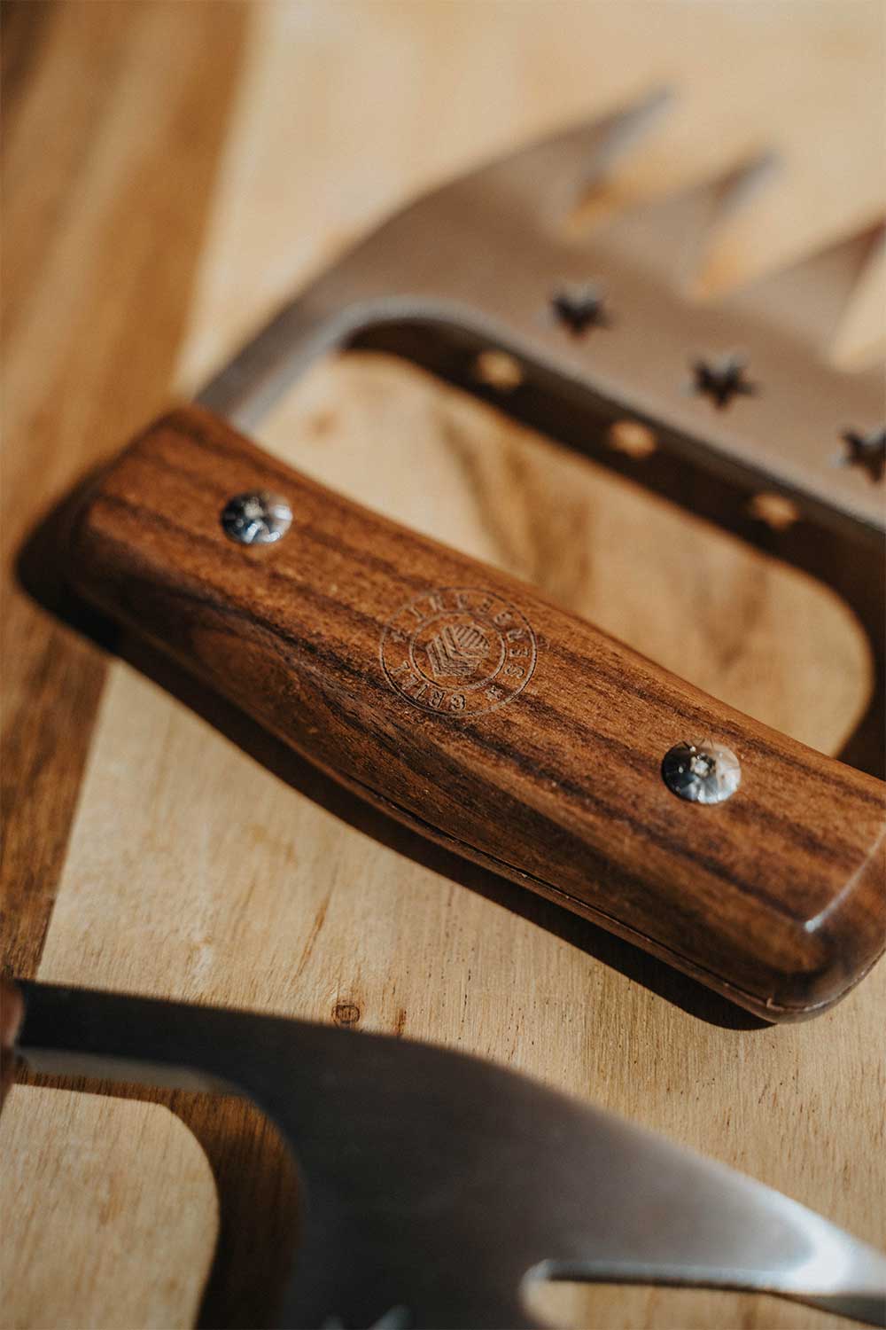 Grill Sergeant Shark Teeth Meat Claws