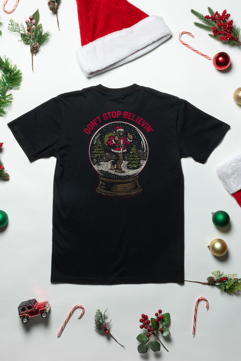 Santa Squatch - T-Shirt