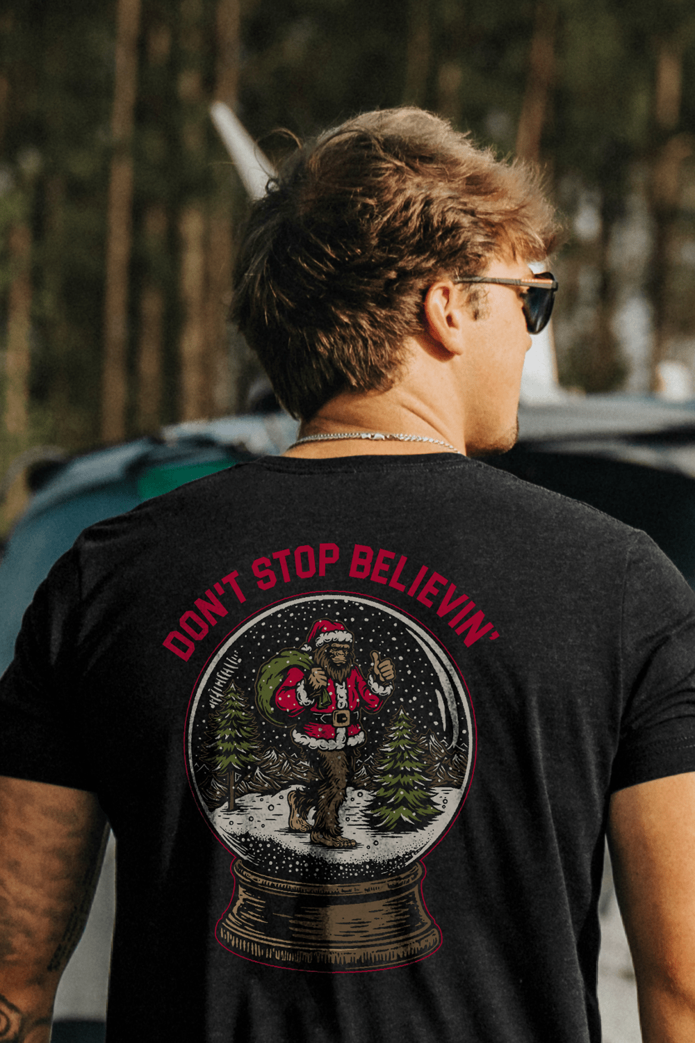 Santa Squatch - T-Shirt